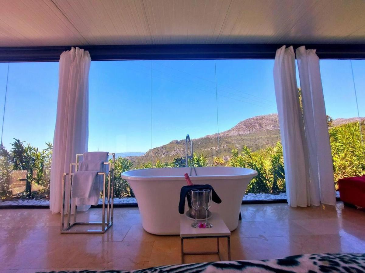 Stylish Beautiful And Exotic Oleandro Glass Suite Casares Exterior photo